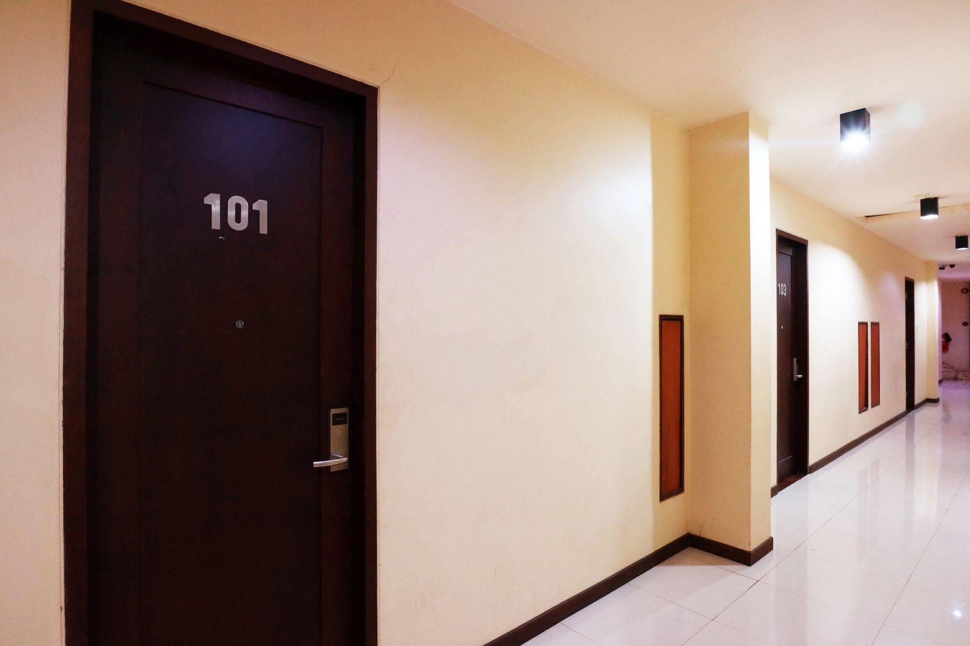 Agraha Andalas Hotel Μακασάρ Εξωτερικό φωτογραφία